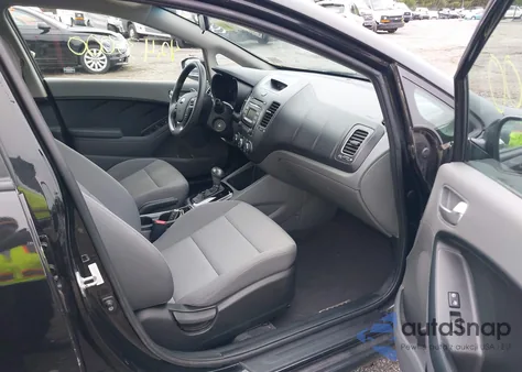 2017 Kia Forte Lx из США, поврежденный, VIN 3KPFK4A77HE127841